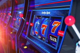 Video slot reels with bonus feature symbols on lucky 777